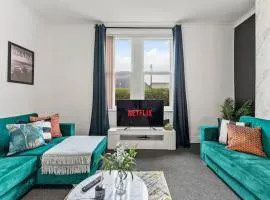 Perfect Booking 4 Bed Home in Sheffield