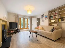 Bright 2BDR Split Level Apt Near Phoenix Park