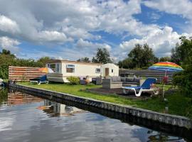 Houseboatvinkeveen Lelie, hotell i Vinkeveen