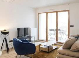 Bright stay in Vanves for 6 people