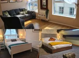 Cosy Townhouse Within Caernarfon's Old Town Walls