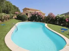 Il Frutto del Fico d'India house, quiet corner between beach and countryside, Tiriddò Porto San Paolo, with shared swimming pool