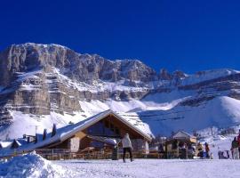 Lovely Apartemtent 5 minutes from the slopes, hotel a Bocenago