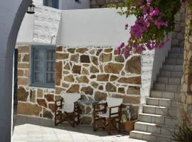 Traditional Studio Near the Waves in Grikos