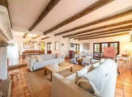 GuestReady - Charming villa with pool in Sesimbra