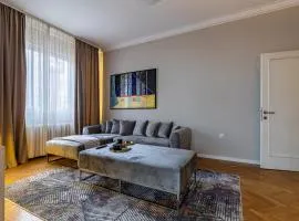 Grand Stamboliyski Retreat - Luxury 2BDR Apt & FREE PARKING