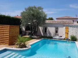 Les Olivelles - Piscine & élégance, proche mer