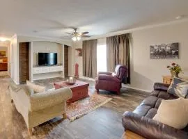 Steps to WES Arena Pet-Friendly Cabin with Deck!