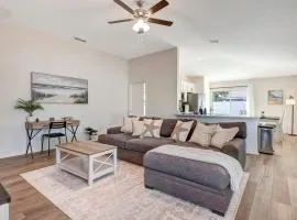 Cozy Beach Retreat Sleeps 10 and Pet Friendly