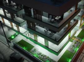 Project Georgiadi #3 - Modern Apartment in peaceful neighborhood - 15 mins from Loutra Pozar, hotel in Aridaía