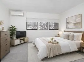 Modern 2BR Apartment North Adelaide