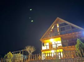 Dana luxury huts, готель у місті Дана