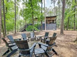 Broken Bow Cabin with Hot Tub and Game Room