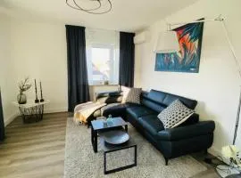 "Frisch renovierte 120 qm Ferienwohnung mit Balkon & Klimaanlage"