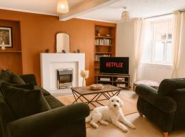 Bourne Cottage, 3 Bed, Sleeps 7, Pet Friendly, Central Castleton, hótel í Castleton