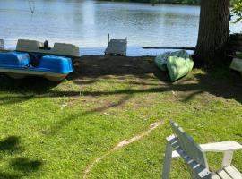 Hanson Family Lake House, hotel din Angola