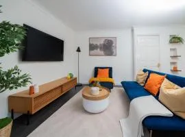Duplex 2-Bed House with free Parking Near Greenwich O2 and city centre
