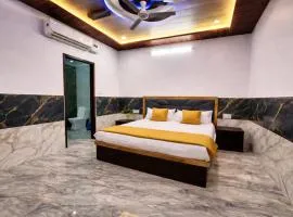 H0TEL PARBU KIRPAA Near Premanand Ji Maharaj Mandir Vrindavan