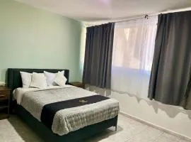8 VENATOR House Boutique