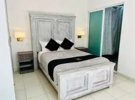 12 VENATOR House Boutique