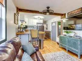 7 Mi to Carters Lake Cabin with Pond and Pedal Boat!