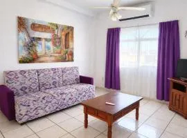 6 huéspedes a 2 min del Pez Vela y Parking privado