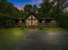 Seventh Heaven - Hot Tub, Pet Friendly, Grill, Wifi, Deck, Covered Porch, Family Friendly, Kid's Loft, King Bed