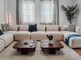 Premium 3BR Apartment, Stunning Views Overlooking the Central Station