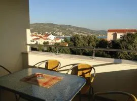 Apartment Asia 2 mit Blick auf das Wasser by Interhome