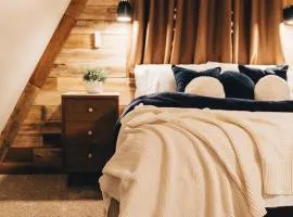 The Rustic Triangle A-Frame with Hot Tub