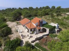 Holiday Home Haus am Meer Šolta by Interhome