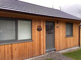 Holiday Home Modernes Chalet für 4 Personen in einem Waldpark by Interhome, hotel din Heure