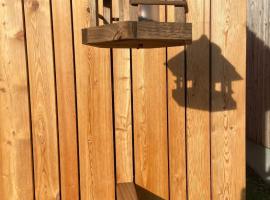 Holiday Home Modernes Chalet für 4 Personen in einem Waldpark by Interhome, Hotel in Heure