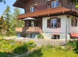 Holiday Home Chalet l'Ermitage by Interhome – hotel w mieście Tavannes