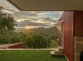 Holiday Home Ganzes Haus in Vila Soeiro Do Chão mit privatem Pool und Blick ins Grüne by Interhome