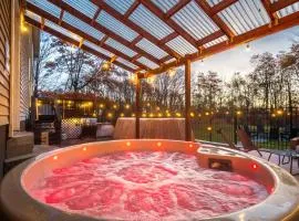 Luxury Escape 5BR Pool HotTub Game Room FirePit