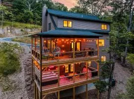 LUX Cabin Theater HotTub FirePit GameRm MtnViews