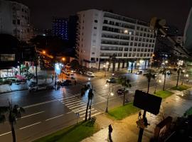 Golden Sunset Stay appart close to TGV, hotelli kohteessa Tangier