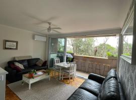 Great location - 5 minutes to the beach and shops, hotel en Frankston