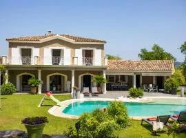Provencal Villa With Forest Views And Pool