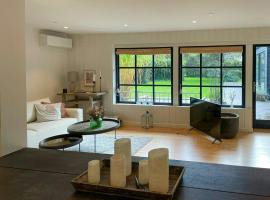 Stylish House Between Beach And Forest In Tisvilde, hotel a Tisvilde