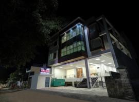 HOTEL HEAVEN GRAND, hotell i Lucknow