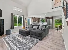 Rainier Cabin with Fireplace-WiFi-Yard-Meadow Views