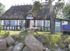 Cozy Holiday Home Located Right On The Beach