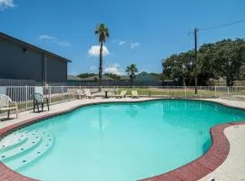 Econo Lodge Inn & Suites Fulton - Rockport