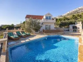 Amazing Home In Kastel Sucurac