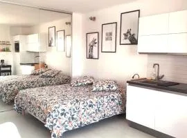 27m with terrace - first row sea view