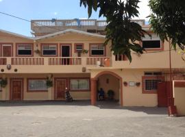 Whispers Hotel, Hotel in Kingston