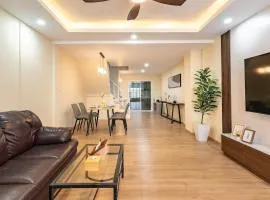 Zen Haus entire home l 6 ppl 3 bed l sukhumvit BTS Onnut walk 8 min