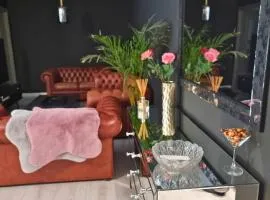 GLAMOUR Style 2 Bedrooms